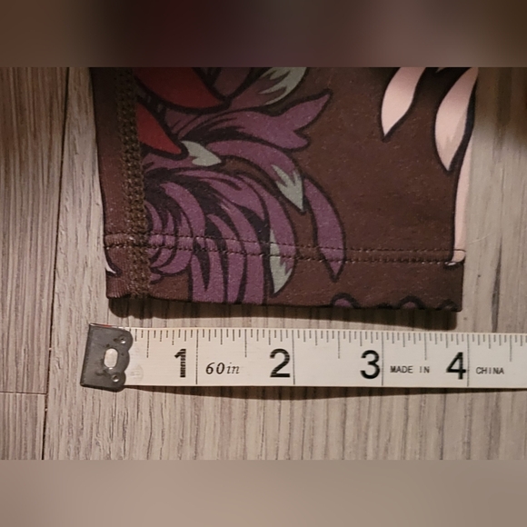 JoyLab Metallic Chrysanthemum Floral Athletic Set, Size Small (better fit XS) - Picture 15 of 16